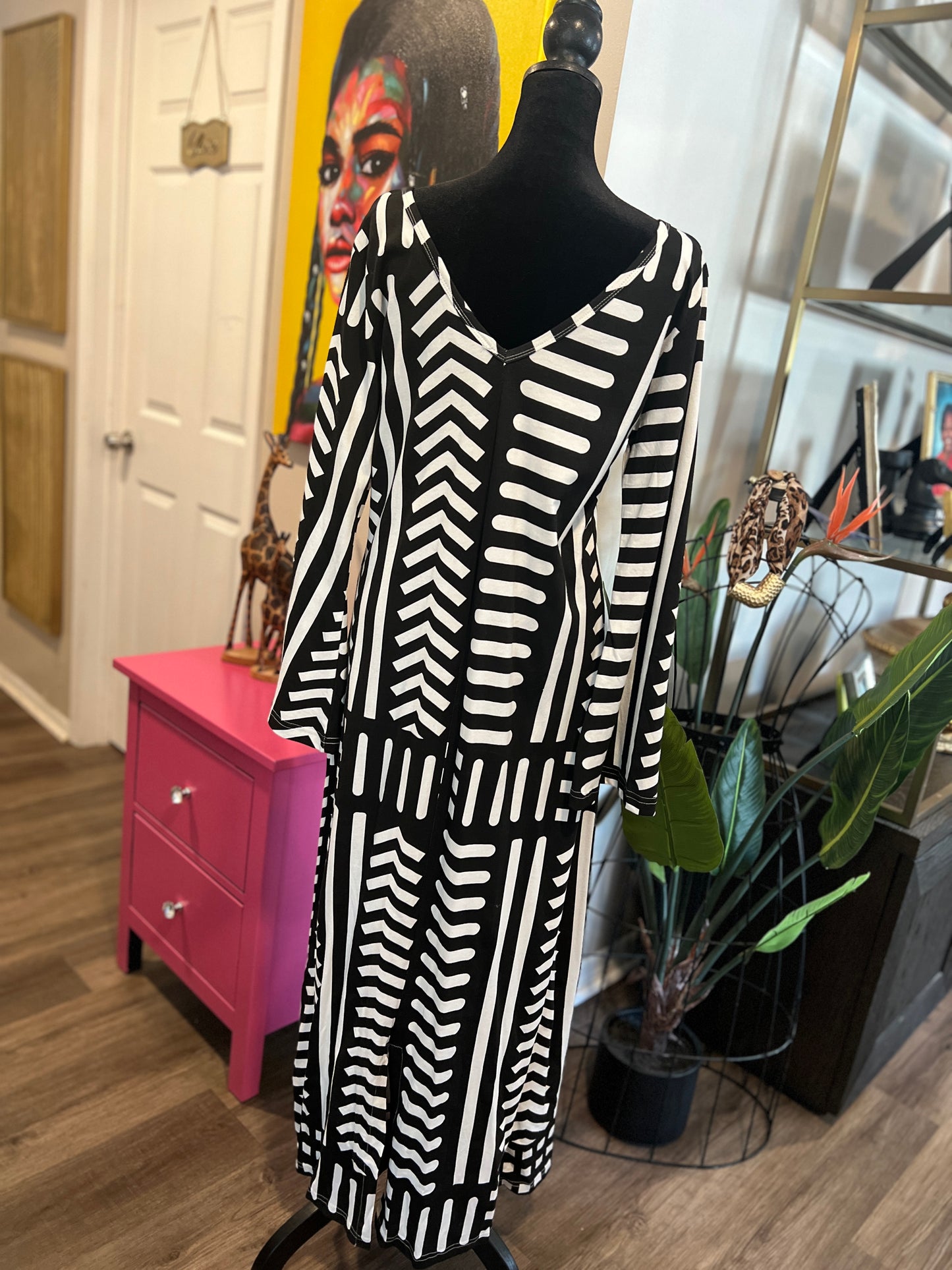 Black & White Geometric Print Maxi Dress - M